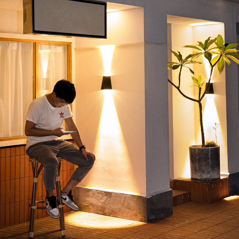 Solis Guard Wall Light – Solar Waterproof Outdoor Lamp