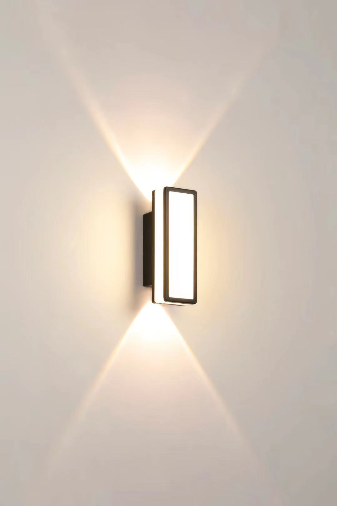 Aurora Courtyard Wall Lamp – Outdoor Warm Ambient Light