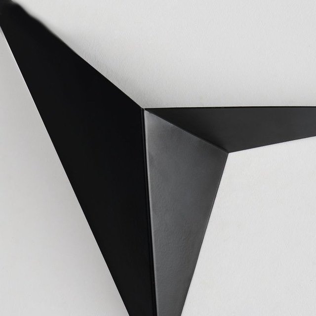 Triora Leaf Wall Lamp – Minimal Geometric Ambient Light