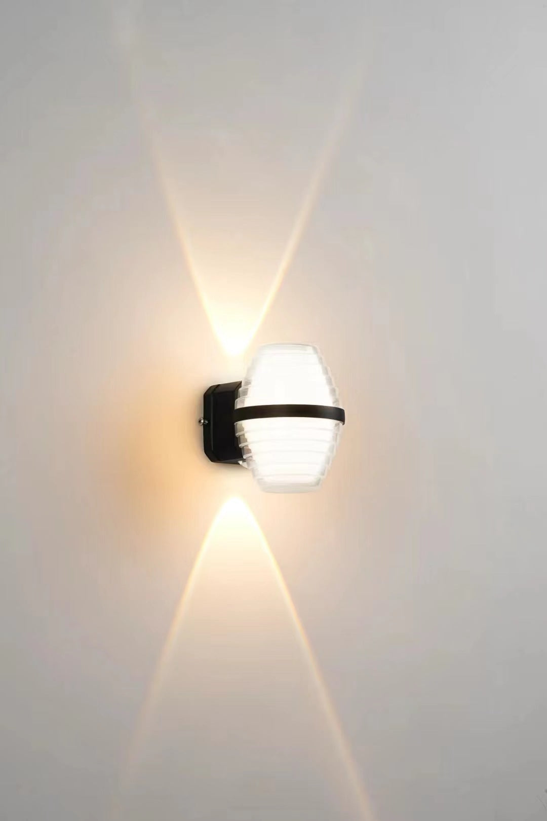 Aurora Courtyard Wall Lamp – Outdoor Warm Ambient Light