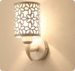 HeritageGlow Wall Lamp – American Style Glass Light