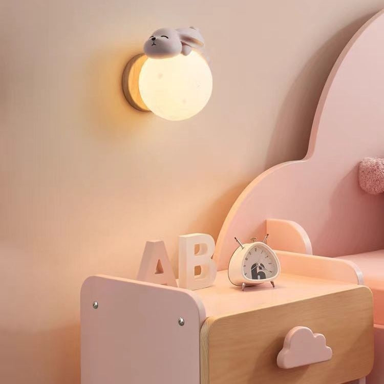 LunaNest Kids Wall Lamp – Moon & Animal Ambient Light