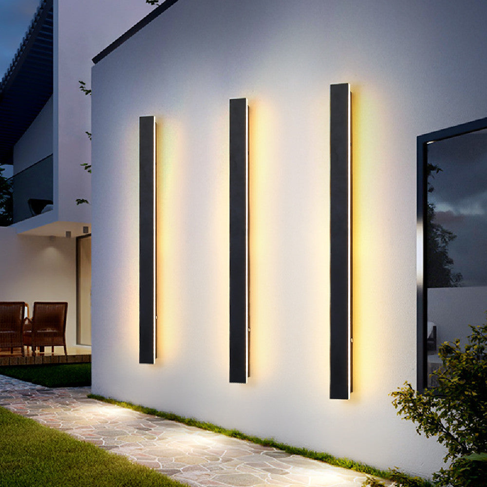 LineaLux Wall Light – Modern Outdoor Villa Lamp