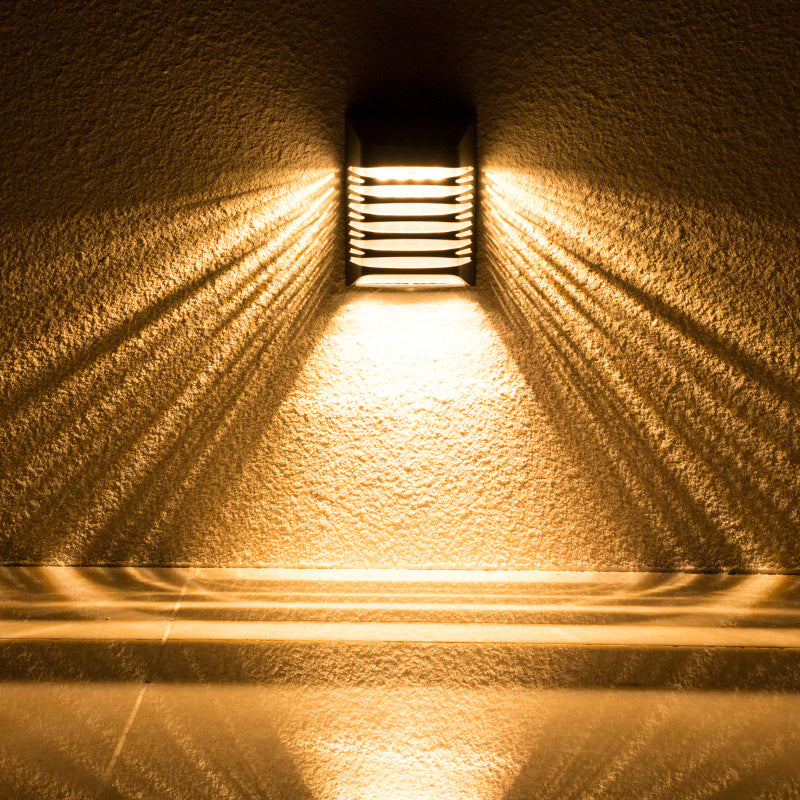 AuraGlow Solar Lamp – Breathing Ambient Garden Light