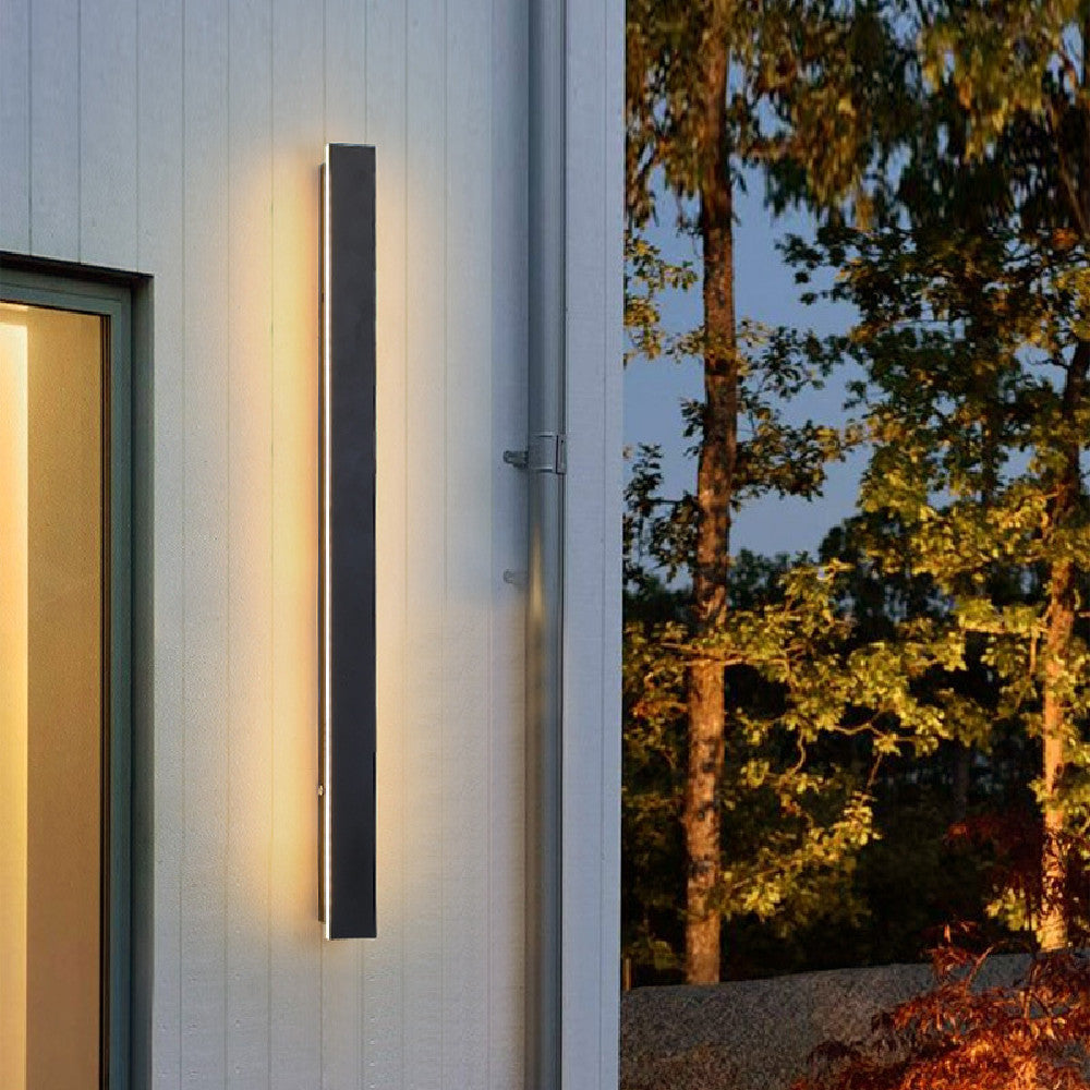 LineaLux Wall Light – Modern Outdoor Villa Lamp