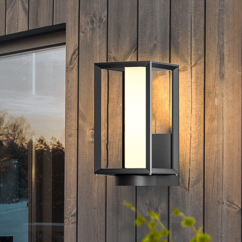 Solis Grand Gate Light – Solar Villa Wall Lamp