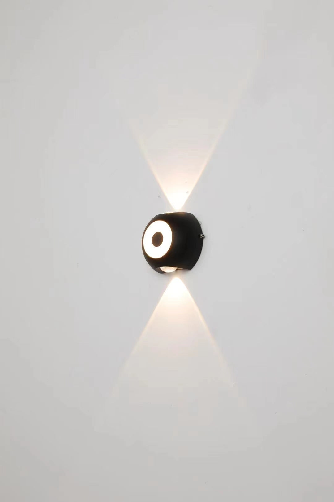 Aurora Courtyard Wall Lamp – Outdoor Warm Ambient Light