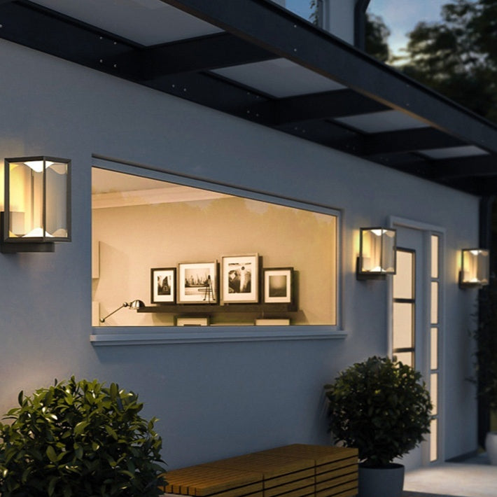 Solis Grand Gate Light – Solar Villa Wall Lamp