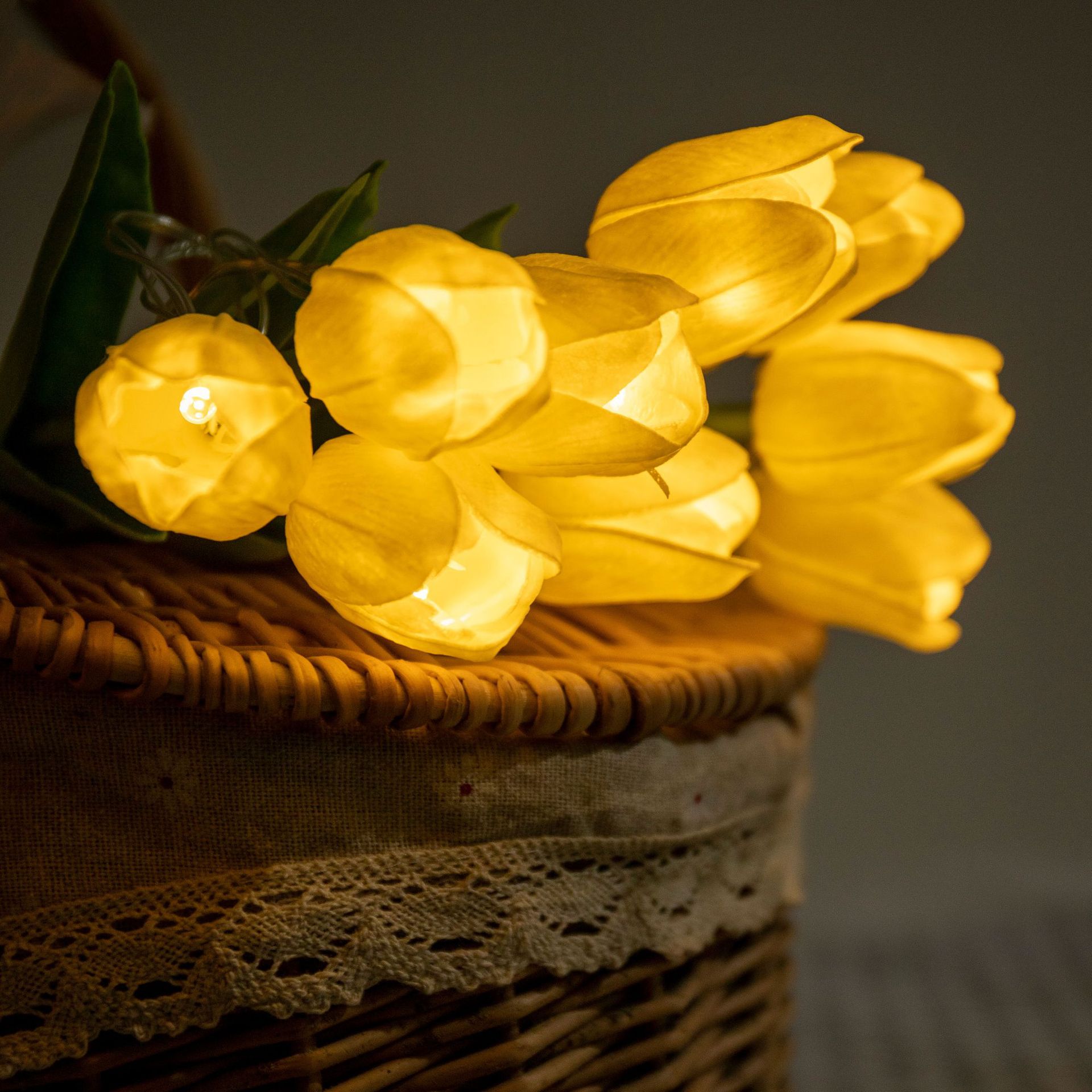 TulipGlow LED Bouquet Lights – Romantic Flower String Lamp