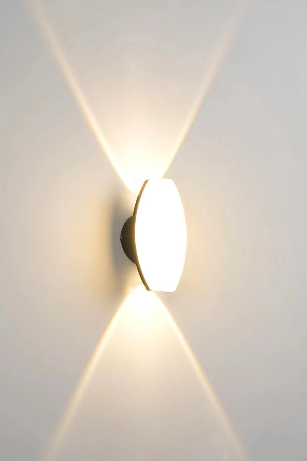 Aurora Courtyard Wall Lamp – Outdoor Warm Ambient Light