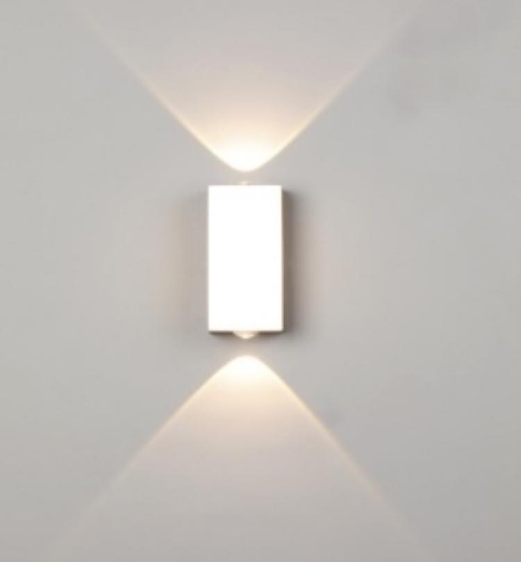 Aurora Courtyard Wall Lamp – Outdoor Warm Ambient Light